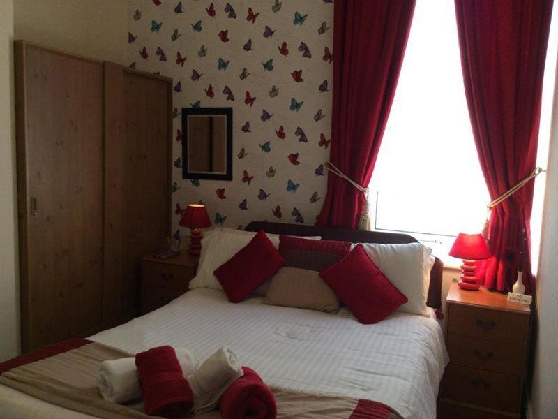 Beverley Dean - Children Over 5 Years Welcome - Continental Breakfast Bed and Breakfast Blackpool Exterior foto