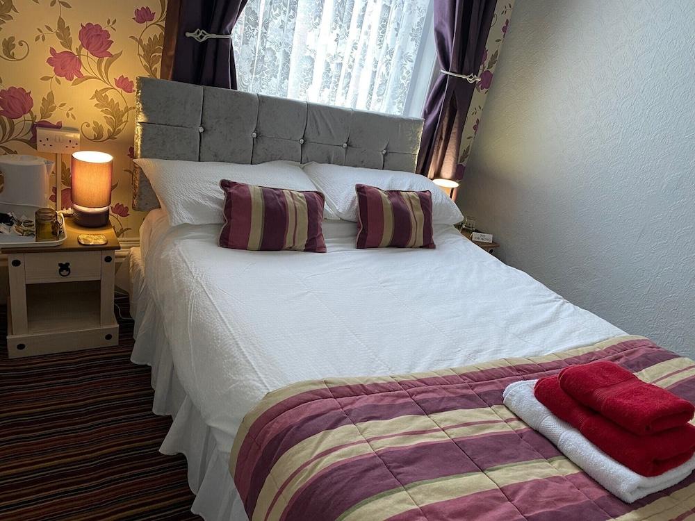 Beverley Dean - Children Over 5 Years Welcome - Continental Breakfast Bed and Breakfast Blackpool Exterior foto