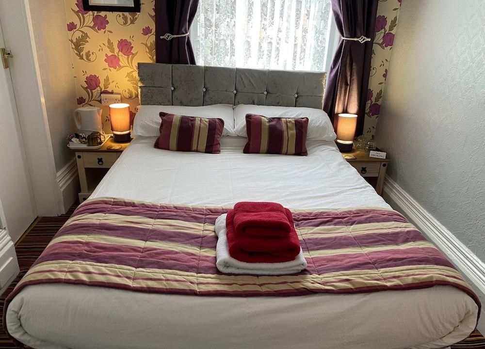 Beverley Dean - Children Over 5 Years Welcome - Continental Breakfast Bed and Breakfast Blackpool Exterior foto