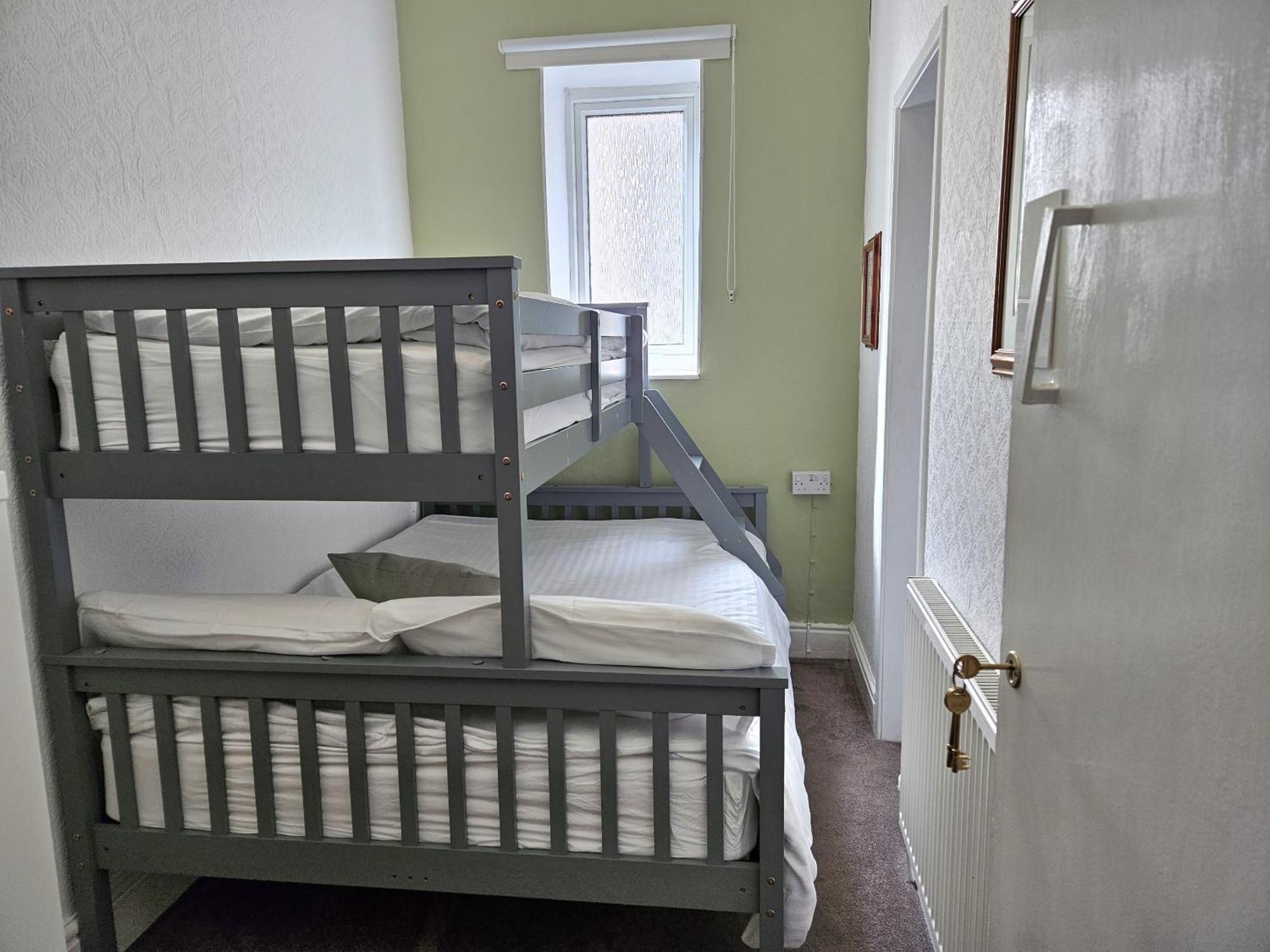 Beverley Dean - Children Over 5 Years Welcome - Continental Breakfast Bed and Breakfast Blackpool Exterior foto